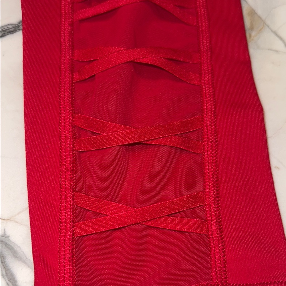 Victoria Secret Sport Red Lace up
Knockout Legging like NEW ❤️ Small - Picture 6 of 17